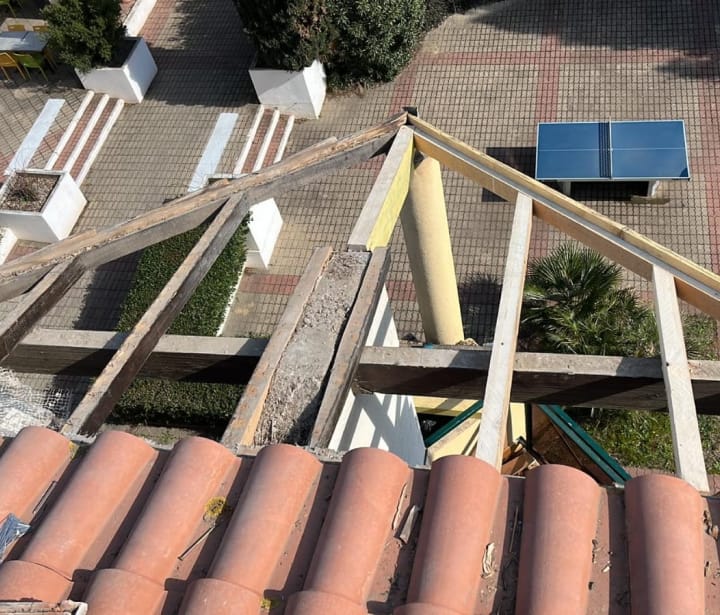 Travaux de zinguerie réalisés à Pessac chéneaux neufs et étanches